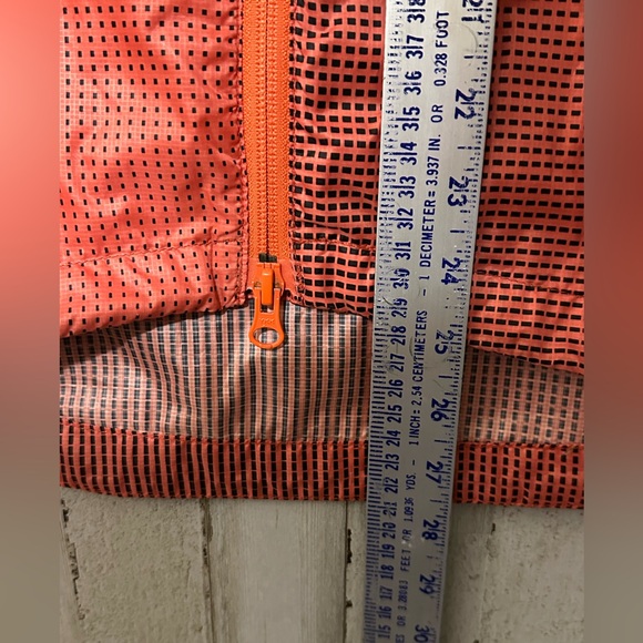 Nike windbreaker jacket with an orange and black gradient pattern - Picture 4 of 7